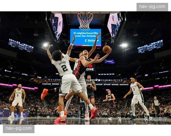 马刺近15场进攻效率117.9联盟第三 文班亚马内线牵制力显著 马刺近15场进攻效率117.9联盟第三 文班亚马内线牵制力显著